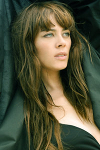 Demet Evgâr fotoğrafı