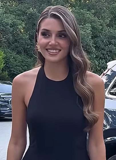 Hande Erçel fotoğrafı