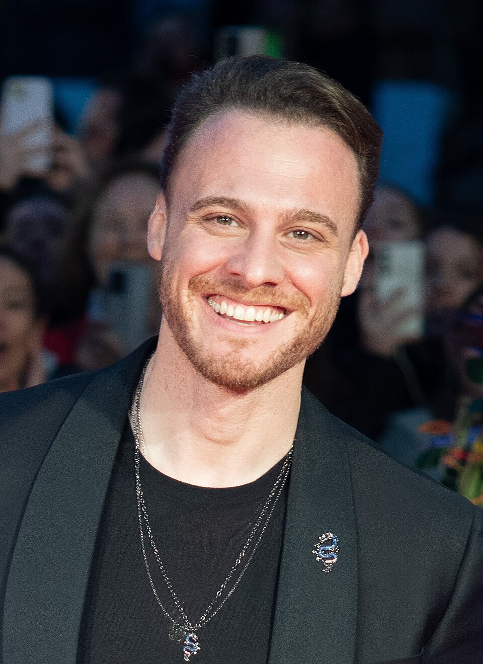 Kerem Bürsin fotoğrafı